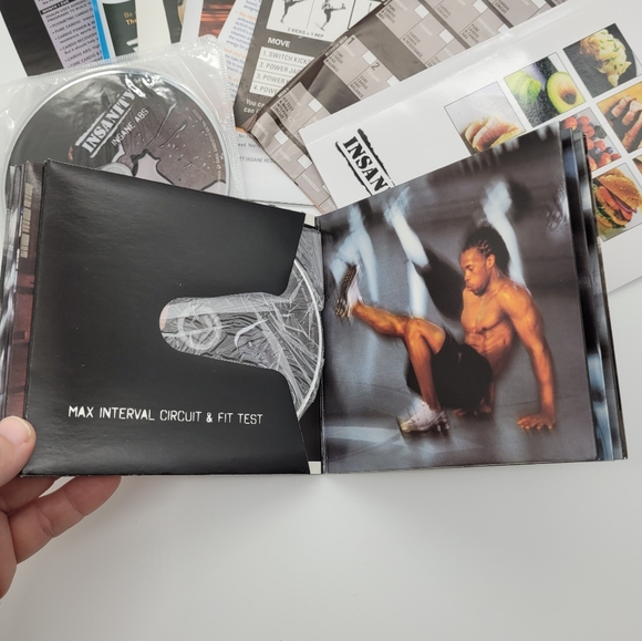 BEACHBODY | Insanity workout DVD set - Picture 11 of 16